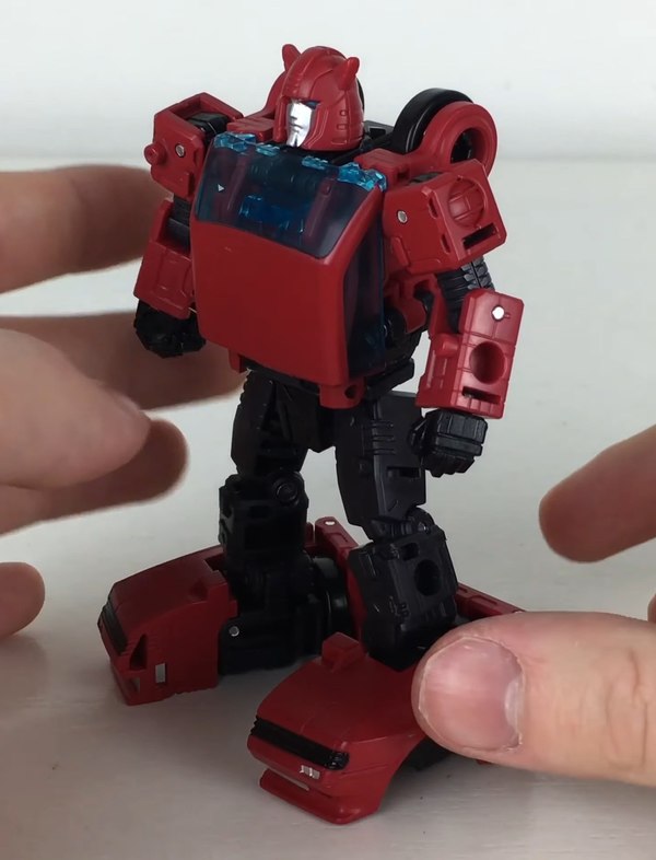 Transformers Earthrise Cliffjumper Video Review And Images 03 (3 of 24)